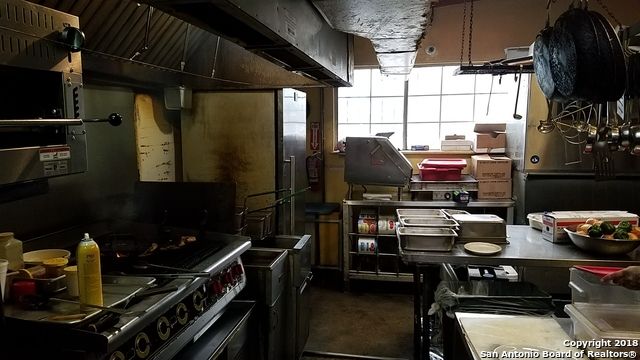 1023 N 1st Ave, Crystal City, TX 78839